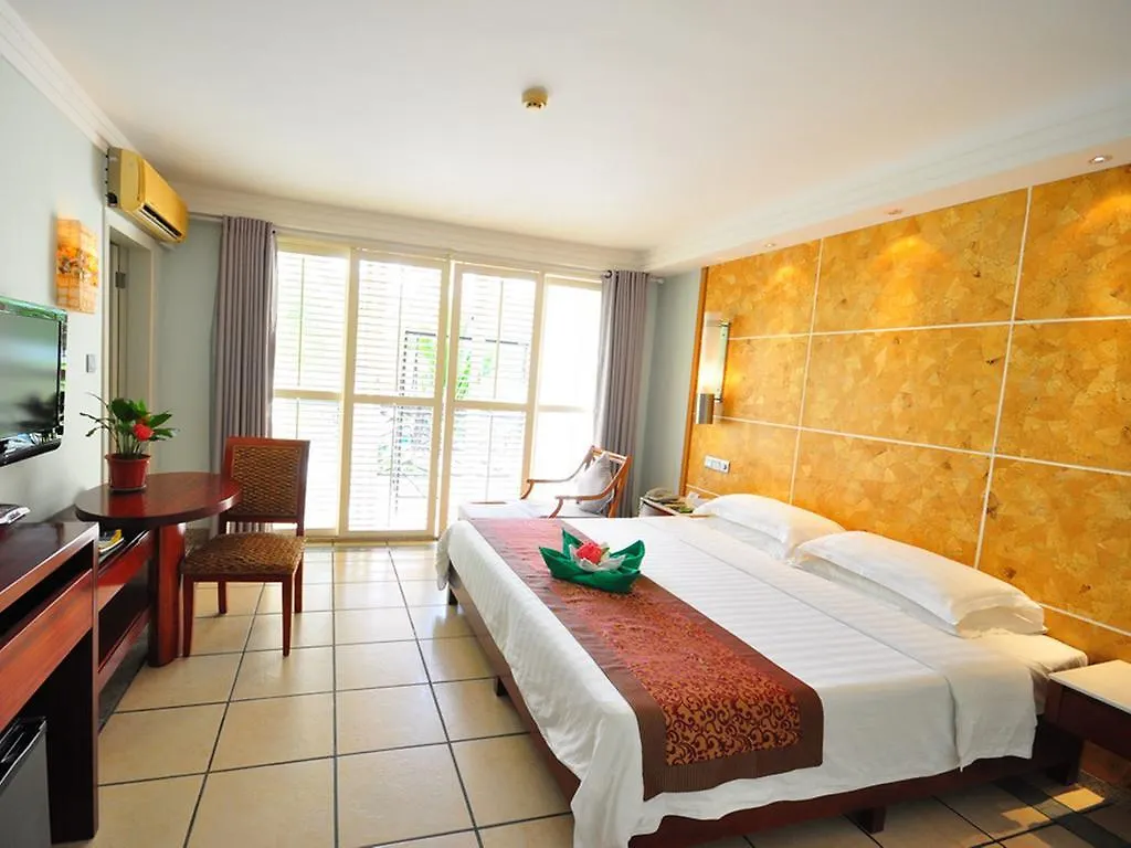 Palm Beach Resort & Spa Sanya 5*,