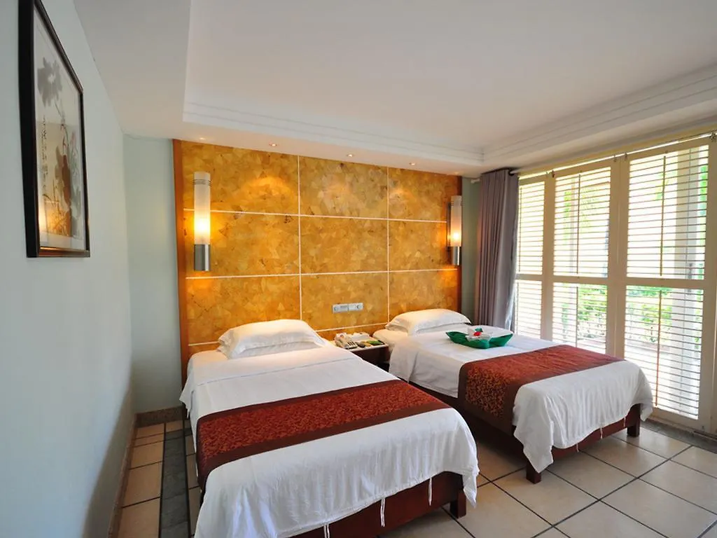 Palm Beach Resort & Spa Sanya 5*,